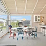 度假居 Stunning In With Kitchen