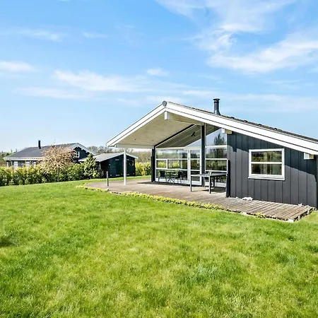 Stunning In With Kitchen 펜션 Frorup